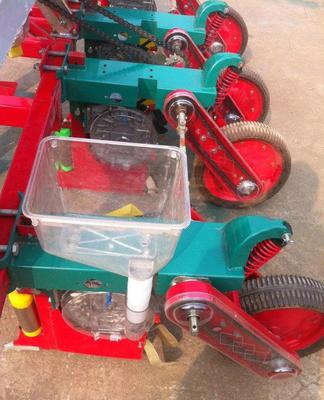 四攏玉米精播機與拖拉機帶多行播種機 億金農業機械銷售部的專業推薦